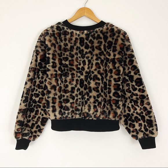 Cropped Faux Fur Leopard Patterned Crewneck | Size S - Picture 9 of 10